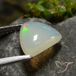0.85克拉天然蛋白石，胖三角形，透明