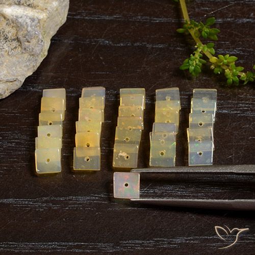 5.85克拉天然蛋白石，正方形，半透明
