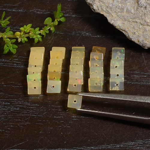 2.84克拉天然蛋白石，正方形，半透明