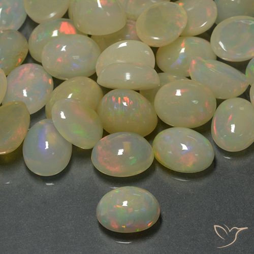 1.26克拉天然蛋白石，椭圆形，半透明
