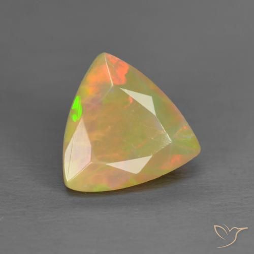 0.91克拉天然蛋白石，胖三角形，半透明