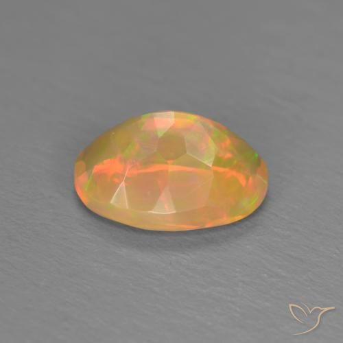 0.74克拉天然蛋白石，椭圆形，半透明