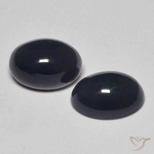 0.98克拉天然蛋白石，椭圆形，不透明