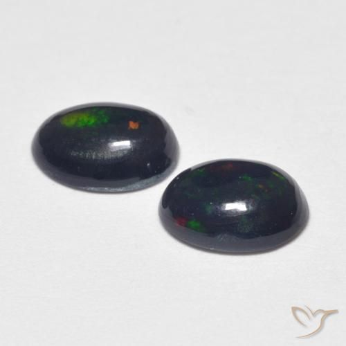0.79克拉天然蛋白石，椭圆形，不透明