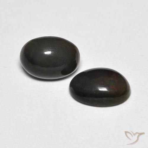 0.92克拉天然蛋白石，椭圆形，不透明