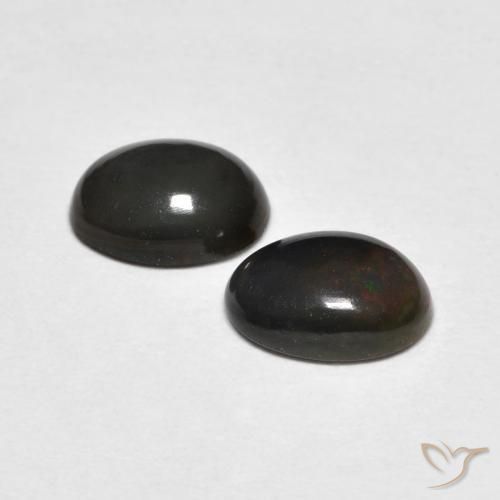 0.92克拉天然蛋白石，椭圆形，不透明
