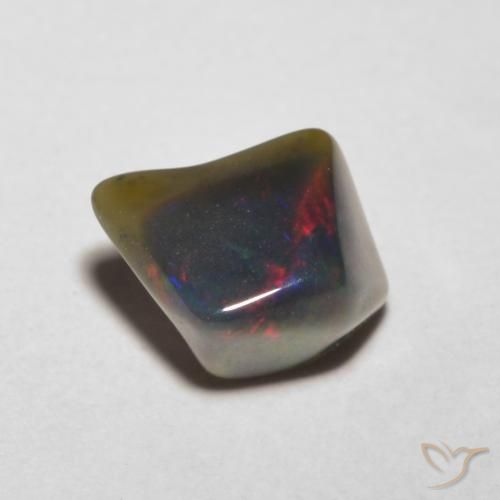 0.90克拉天然蛋白石，花式切割，半透明