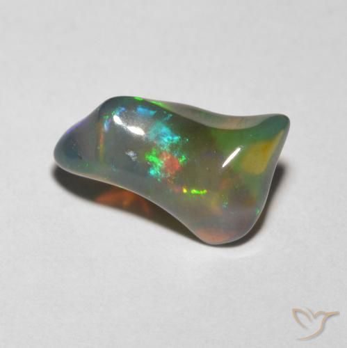 1.45克拉天然蛋白石，花式切割，半透明