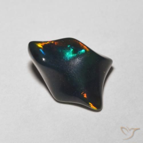 1.64克拉天然蛋白石，花式切割，半透明