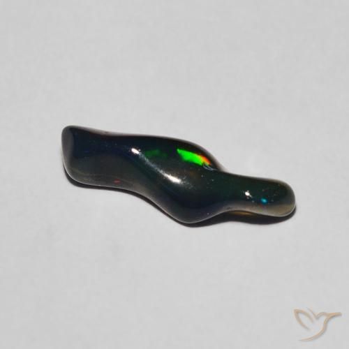 0.70克拉天然蛋白石，花式切割，半透明