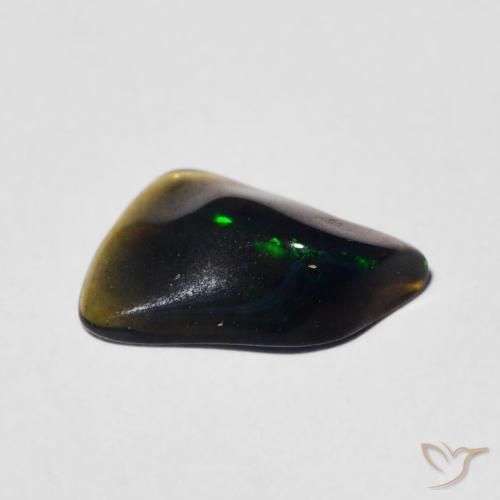 0.70克拉天然蛋白石，花式切割，半透明
