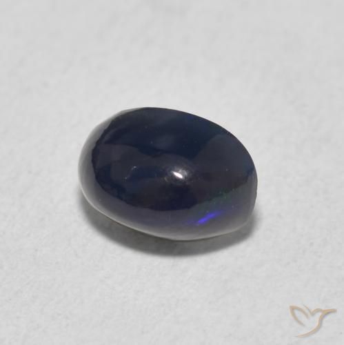 0.57克拉天然蛋白石，椭圆形，不透明
