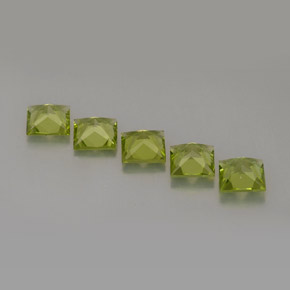 天然绿色橄榄石，方形，5×5毫米，VS