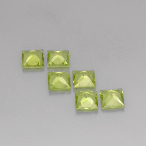 天然绿色橄榄石，方形，5.2×5.1毫米，VS
