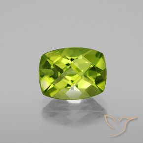 2.84ct 天然 充满活力的绿色 橄榄石, 软垫, VS-SI