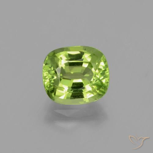 2.38ct 天然 充满活力的绿色 橄榄石, 软垫, VS