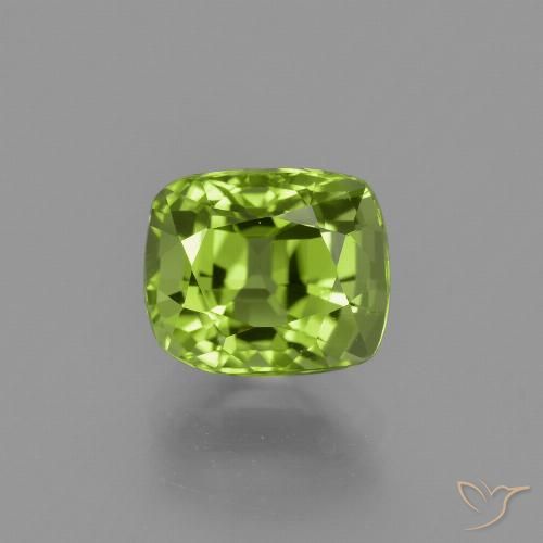 2.35ct 天然 中绿色 橄榄石, 软垫, VS