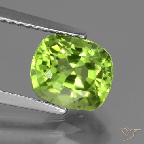 2.27ct 天然 充满活力的绿色 橄榄石, 软垫, VS
