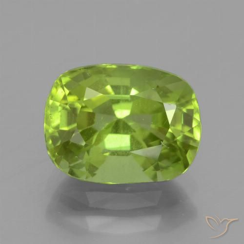 2.56ct 天然 中绿色 橄榄石, 软垫, VS
