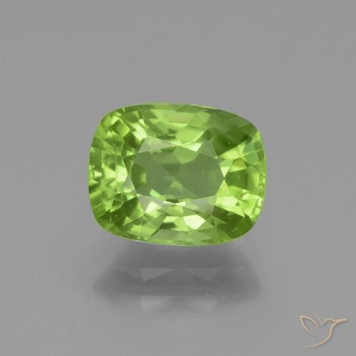 2.40ct 天然 充满活力的绿色 橄榄石, 软垫, VS