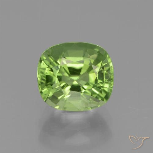 2.26ct 天然 充满活力的绿色 橄榄石, 软垫, VS