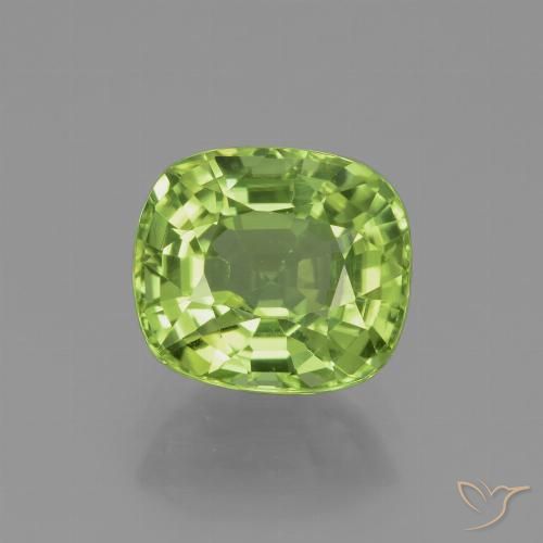 2.37ct 天然 中绿色 橄榄石, 软垫, VVS-VS