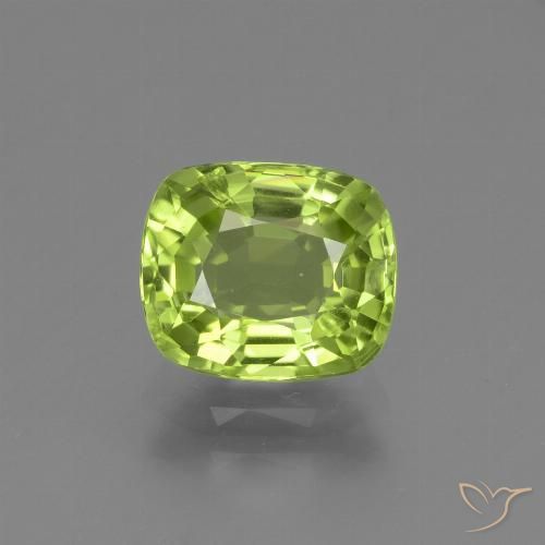 2.02ct 天然 浅活泼的绿色 橄榄石, 软垫, VS-SI