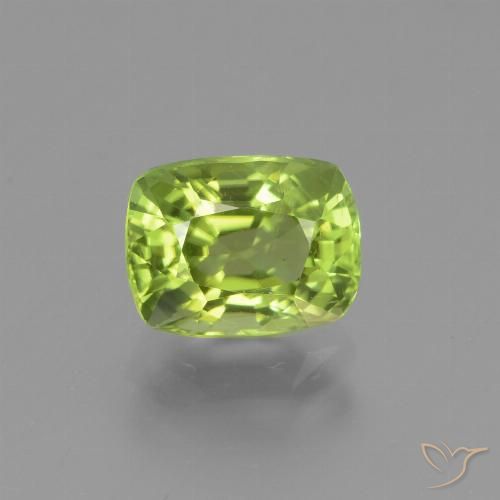 2.04ct 天然 中绿色 橄榄石, 软垫, VS