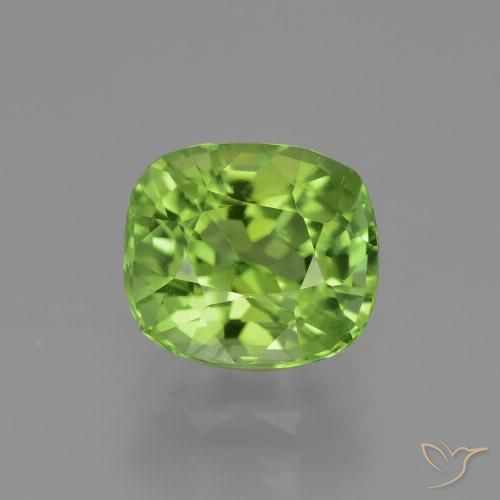 2.32ct 天然 中绿色 橄榄石, 软垫, VS