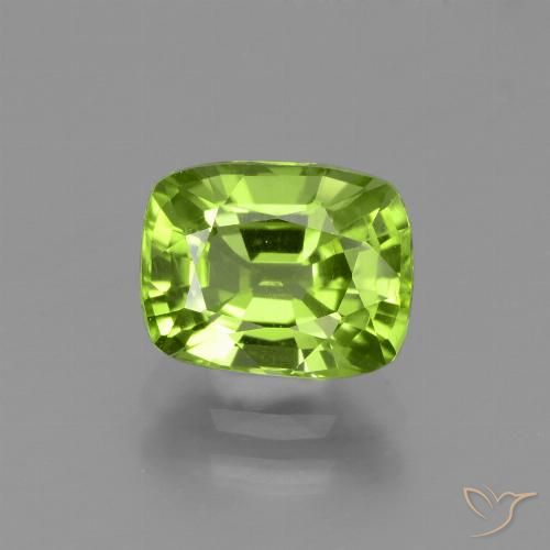 2.21ct 天然 充满活力的绿色 橄榄石, 软垫, VS
