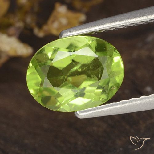 1.38ct 天然 充满活力的绿色 橄榄石, 椭圆形, VS