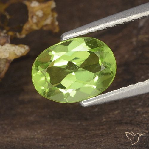 1.31ct 天然 中绿色 橄榄石, 椭圆形, VS