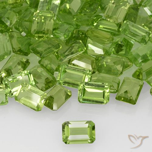 0.59ct 天然 中绿色 橄榄石, 祖母绿式切割, VVS-VS
