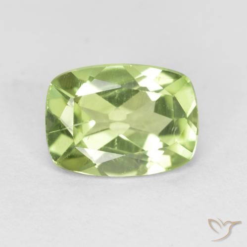 1.08ct 天然 中绿色 橄榄石, 软垫, VS
