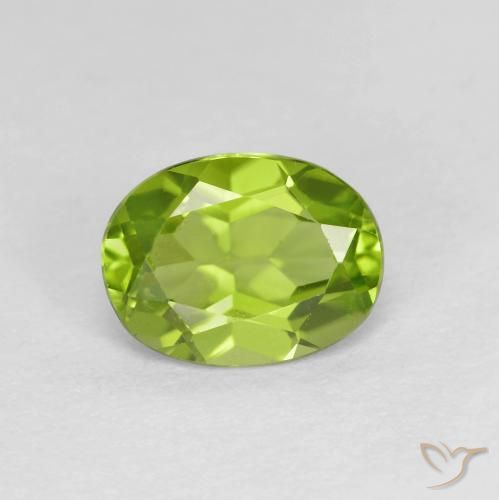 1.36ct 天然 充满活力的绿色 橄榄石, 椭圆形, VS