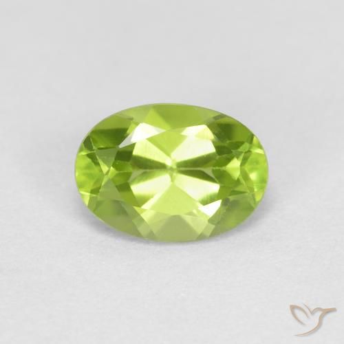 0.91ct 天然 充满活力的绿色 橄榄石, 椭圆形, VS