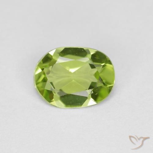 0.71ct 天然 充满活力的绿色 橄榄石, 椭圆形, VS