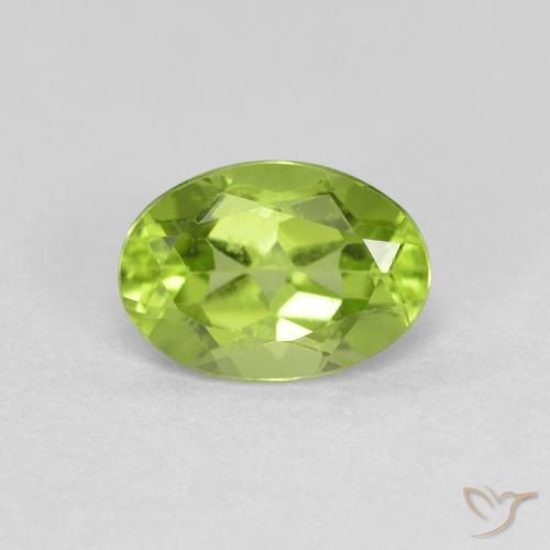 0.92ct 天然 充满活力的绿色 橄榄石, 椭圆形, VS