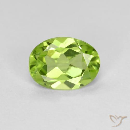 0.80ct 天然 充满活力的绿色 橄榄石, 椭圆形, VS