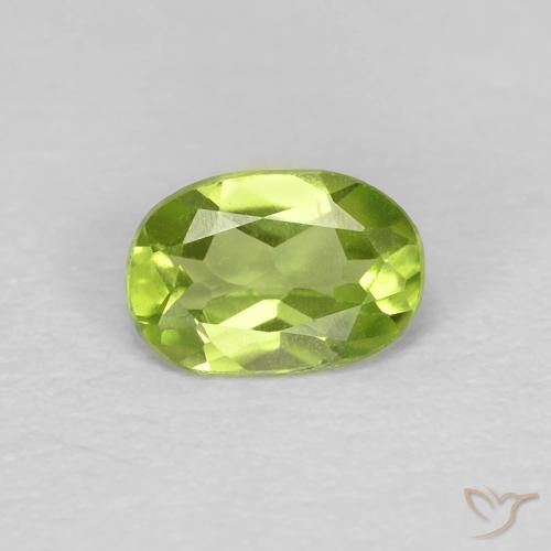 0.59ct 天然 充满活力的绿色 橄榄石, 椭圆形, VS