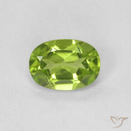 0.92ct 天然 中绿色 橄榄石, 椭圆形, VVS-VS