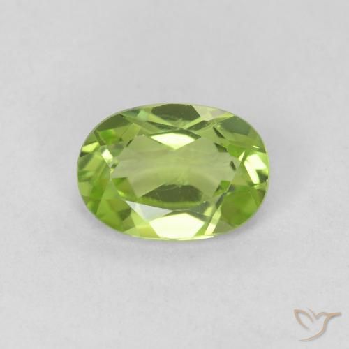 0.78ct 天然 充满活力的绿色 橄榄石, 椭圆形, VVS