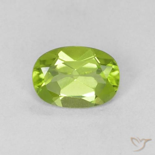 0.82ct 天然 充满活力的绿色 橄榄石, 椭圆形, VVS-VS
