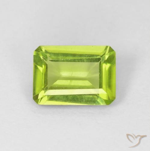 0.95ct 天然 亮绿色 橄榄石, 祖母绿式切割, VVS-VS