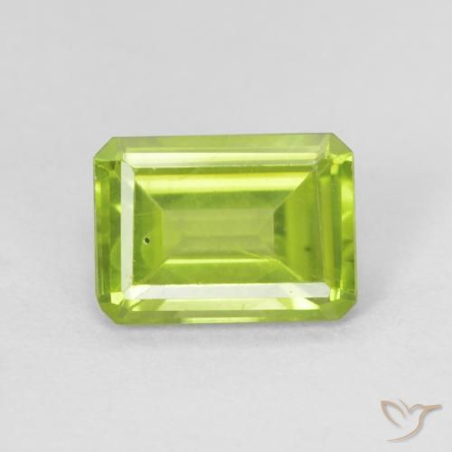 1.04ct 天然 亮绿色 橄榄石, 祖母绿式切割, VS