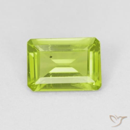 0.79ct 天然 亮绿色 橄榄石, 祖母绿式切割, VS