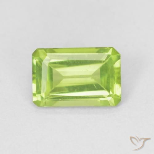 0.60ct 天然 浅活泼的绿色 橄榄石, 祖母绿式切割, VS