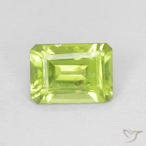 1.01ct 天然 中绿色 橄榄石, 祖母绿式切割, VS