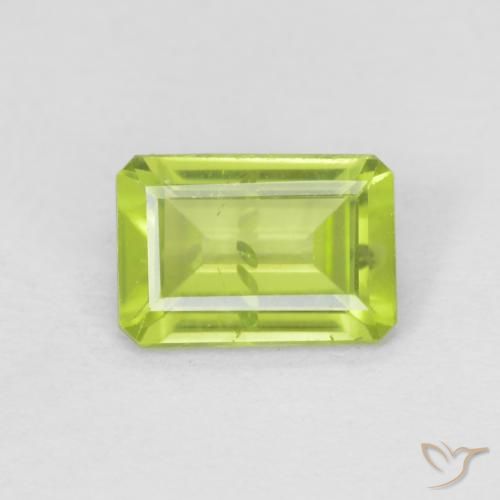 0.86ct 天然 中绿色 橄榄石, 祖母绿式切割, VS