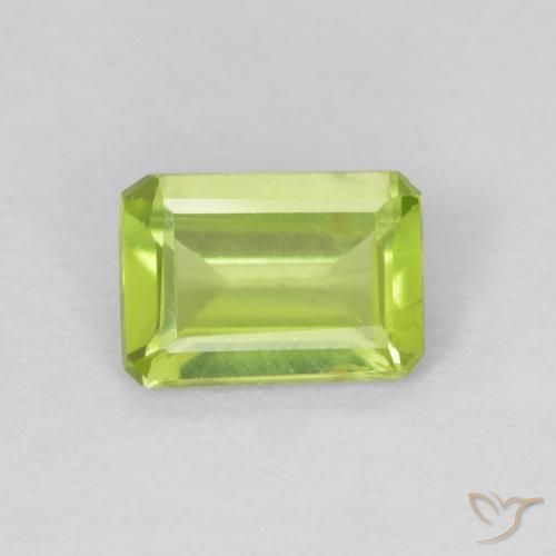 0.81ct 天然 中绿色 橄榄石, 祖母绿式切割, VS
